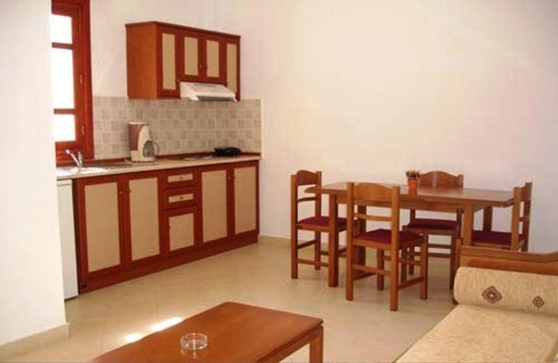 Golden Sun Apartments Arkasa Room photo