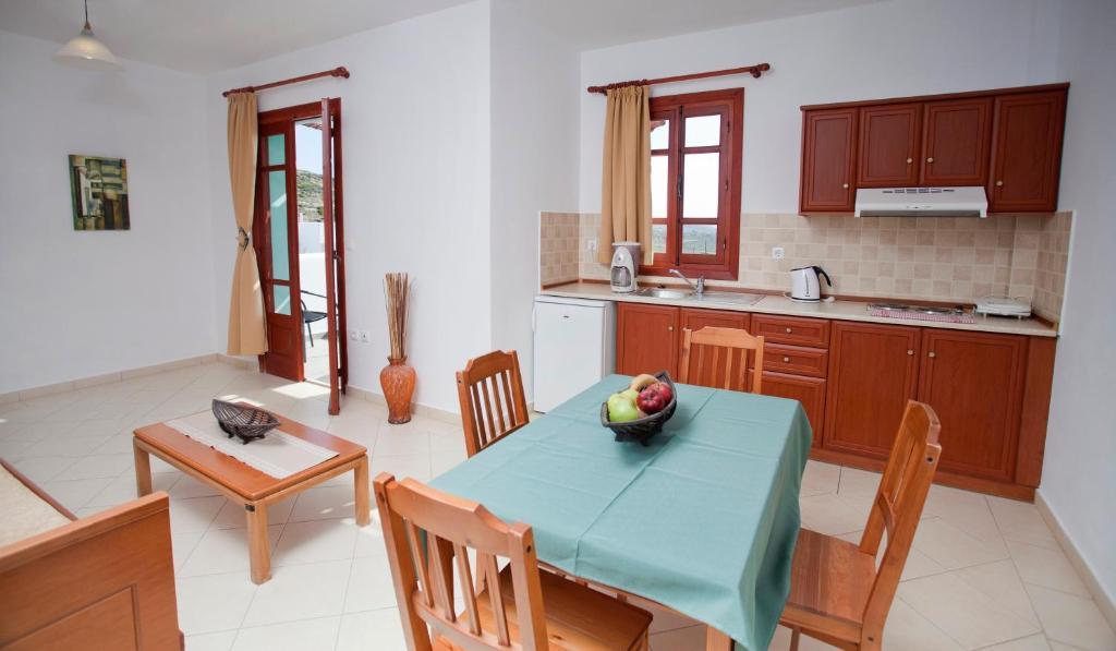 Golden Sun Apartments Arkasa Room photo